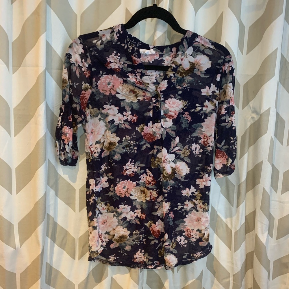 💕Sheer navy blue floral top💕
